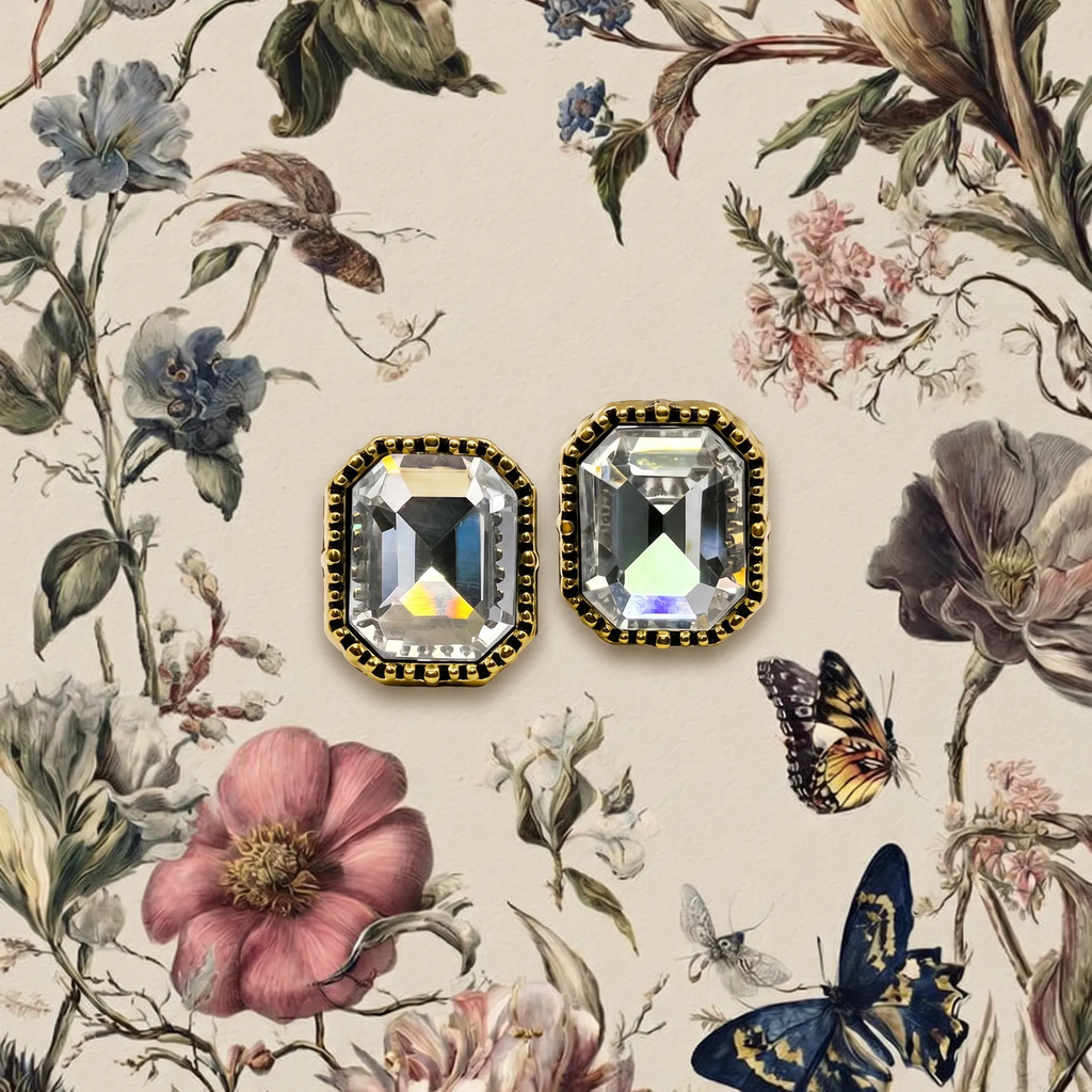 Blessingmychild luxury baroque vintage emerald cut dog shoe charms featuring clear rectangular crystal gemstones with antique gold borders